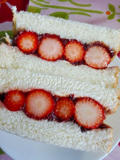 苺のバター小倉サンド-レシピのメイン写真