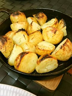 スキレットで新じゃが☆ローズマリー風味-レシピのメイン写真