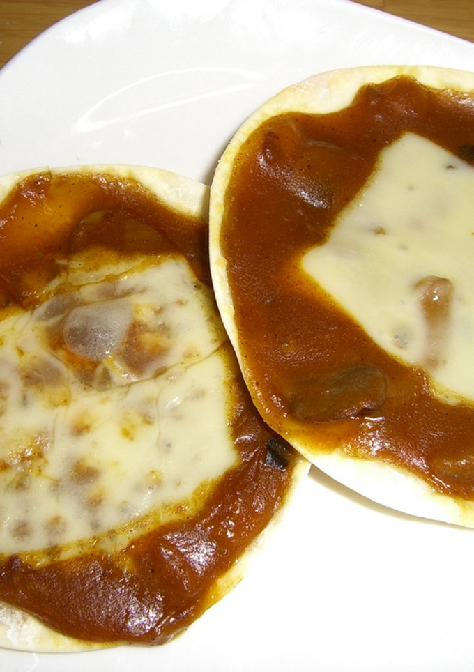 残ったカレーで簡単おつまみ☆カレーピザ-レシピのメイン写真