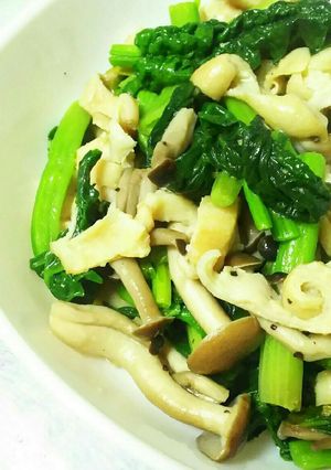 鶏皮とちぢみほうれん草の旨塩炒め-レシピのメイン写真