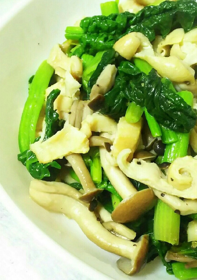 鶏皮とちぢみほうれん草の旨塩炒め-レシピのメイン写真