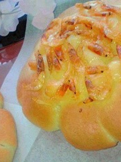 桜えびとチーズのパン-レシピのメイン写真