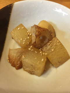 お弁当に◎コロコロ大根と竹輪のごま煮-レシピのメイン写真