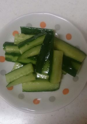 チョー簡単 焼肉屋さんの旨塩きゅうり-レシピのメイン写真