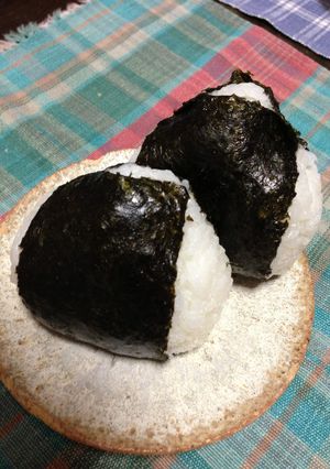 納豆チーズをおむすびでo(^_-)O-レシピのメイン写真