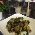 大量パセリとじゃがいもベーコンチーズ焼き