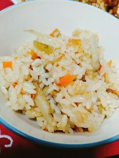 炊飯器で簡単✿鶏皮ごぼう炊き込みご飯-レシピのメイン写真