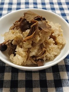 キヌアと塩キノコの炊き込みご飯-レシピのメイン写真