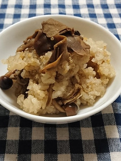 キヌアと塩キノコの炊き込みご飯-レシピのメイン写真