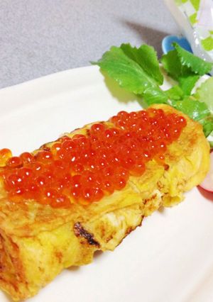 いくらを乗せたたまご焼き♡-レシピのメイン写真