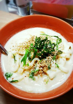 簡単!おいしい!胡麻香る梅しそ豆乳うどん-レシピのメイン写真
