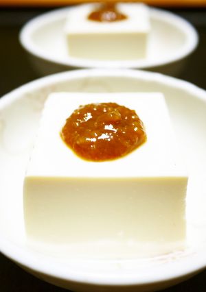 365日の朝食♪田楽みたいな醤油麹の冷奴-レシピのメイン写真