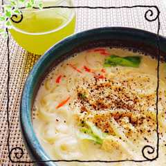 A picture of 鍋キューブ濃厚白湯*煮込みうどん*.
