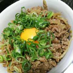 รูปของ 簡単！うまい！もやし挽き肉丼