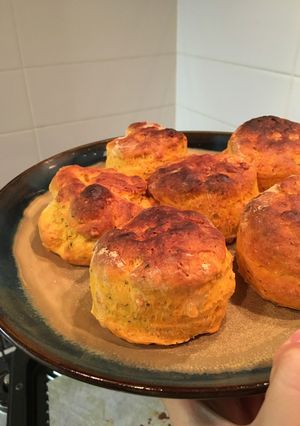 トマトとバジルのホットビスケット-レシピのメイン写真