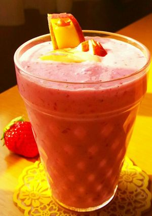 春限定∮苺と林檎のスムージー-レシピのメイン写真