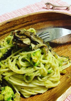 アボカドと舞茸のパスタ-レシピのメイン写真