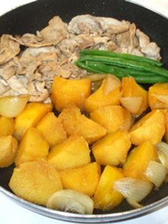 簡単肉じゃが♪簡単じゃがいも玉ねぎの煮物-レシピのメイン写真