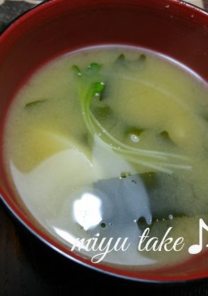 筍と、ワカメの味噌汁♪-レシピのメイン写真