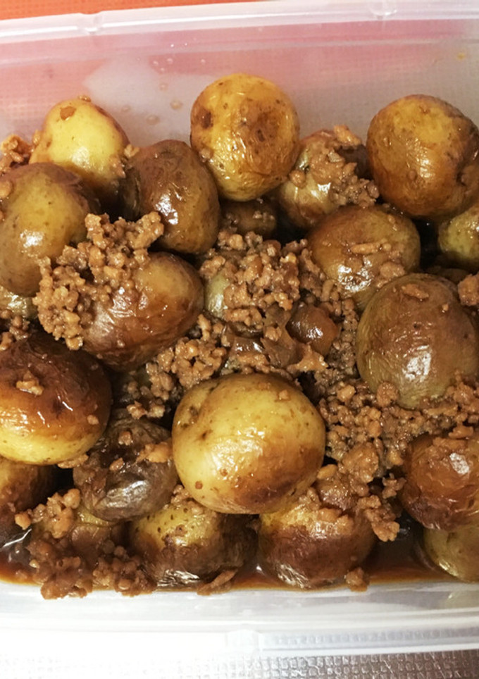 新じゃがとひき肉の煮っころがし-レシピのメイン写真
