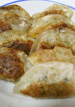 ブロッコリー葉&茎の餃子-レシピのメイン写真