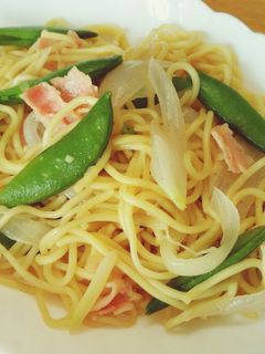 スナップエンドウと新玉ねぎの春色焼きそば-レシピのメイン写真