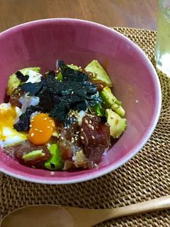 【簡単】まぐろとアボカドのポキ丼-レシピのメイン写真