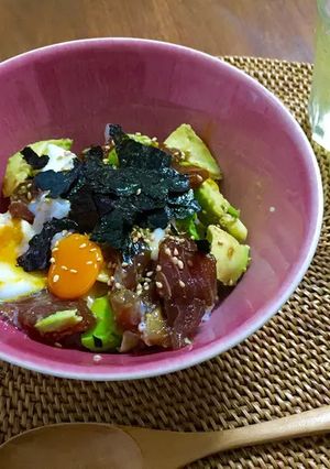 【簡単】まぐろとアボカドのポキ丼-レシピのメイン写真