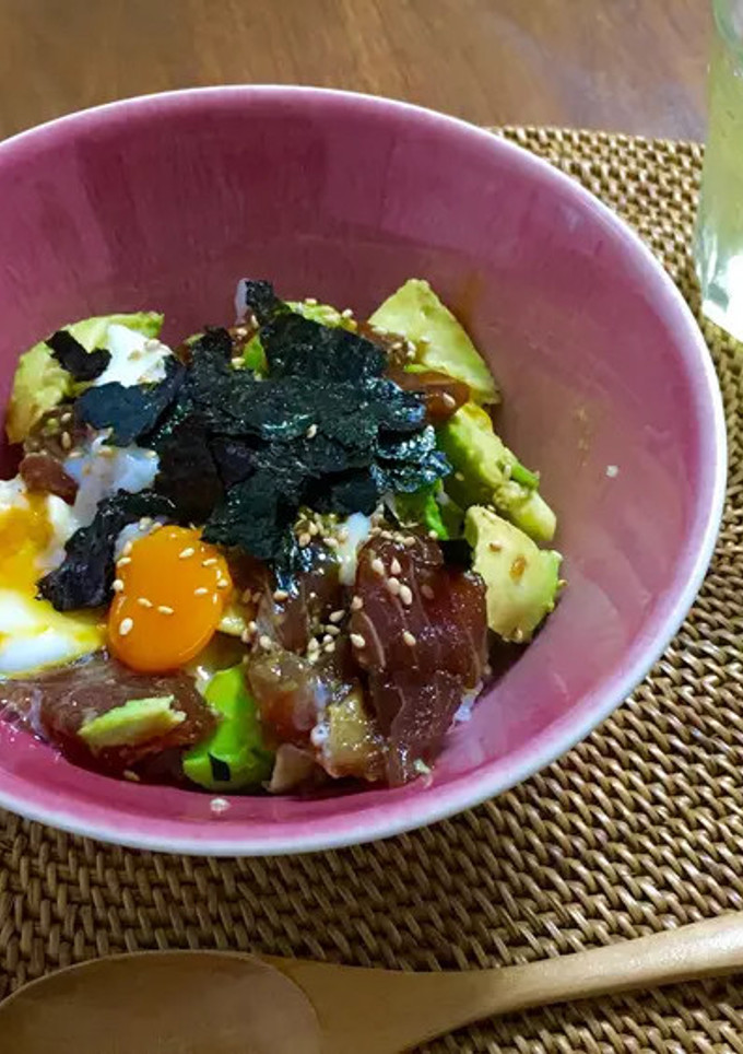 【簡単】まぐろとアボカドのポキ丼-レシピのメイン写真