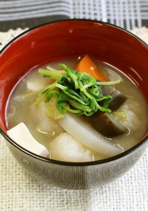 ごろごろやさいみそしる☆にんじん・大根-レシピのメイン写真