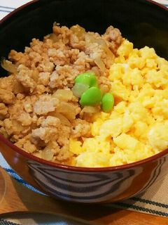 こども喜ぶ♪鶏そぼろ丼-レシピのメイン写真