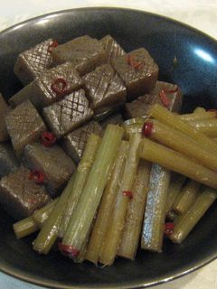ピリ辛☆こんにゃくとふきの炒め煮-レシピのメイン写真