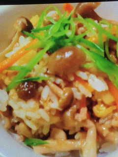 旨い♪豚ひき肉としめじたっぷり混ぜご飯-レシピのメイン写真