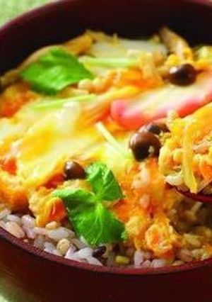 かまぼこたっぷり、とろ〜り卵のっけ丼-レシピのメイン写真