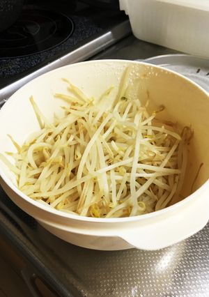 100均のラーメン丼で蒸しモヤシ-レシピのメイン写真