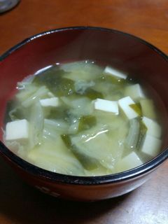 ☆白菜とわかめのみそ汁☆-レシピのメイン写真