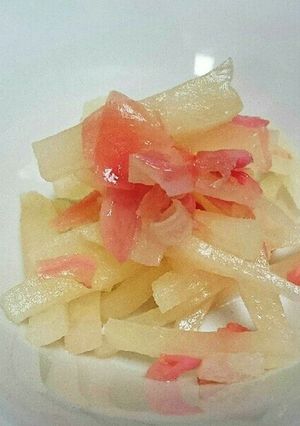 すぐ出来る！大根の春色甘酢生姜和え-レシピのメイン写真