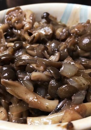 しめじと玉ねぎのワイン炒め 【つまみ】-レシピのメイン写真