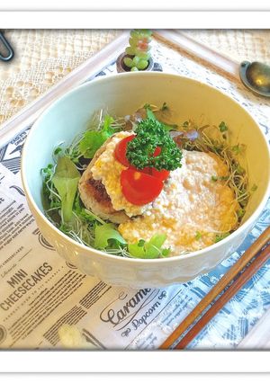 ふんわり豆腐チーズソースのハンバーグ丼♪-レシピのメイン写真