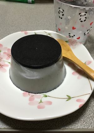 ぷるぷる黒ごまのプリン-レシピのメイン写真