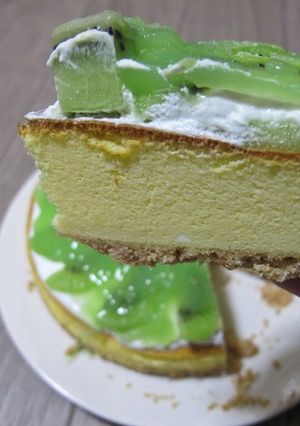 キウィトッピングでチーズケーキ-レシピのメイン写真