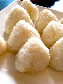 びっくり美味しい!コンビニ風塩おにぎり-レシピのメイン写真