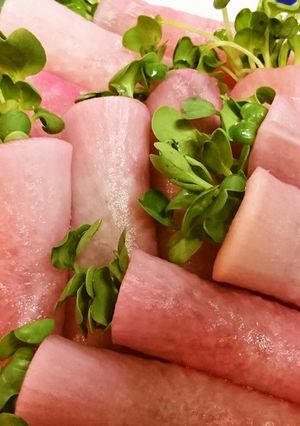 桃色★【生ハムと貝割れの甘酢大根巻】♪-レシピのメイン写真