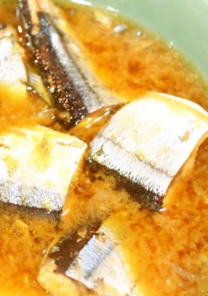 材料入れて煮込むだけ簡単にさんまの味噌煮-レシピのメイン写真