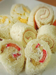 朝食やお弁当に♡くるくるロールサンド-レシピのメイン写真