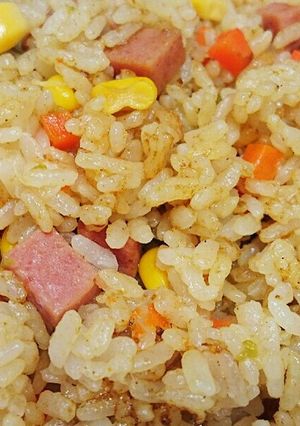 懐かしの味！炊飯器でカレーピラフ-レシピのメイン写真