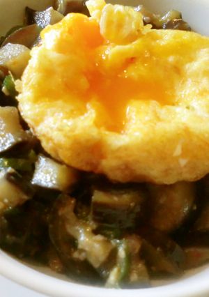 なす味噌炒めの・とろとろ揚げ卵丼-レシピのメイン写真