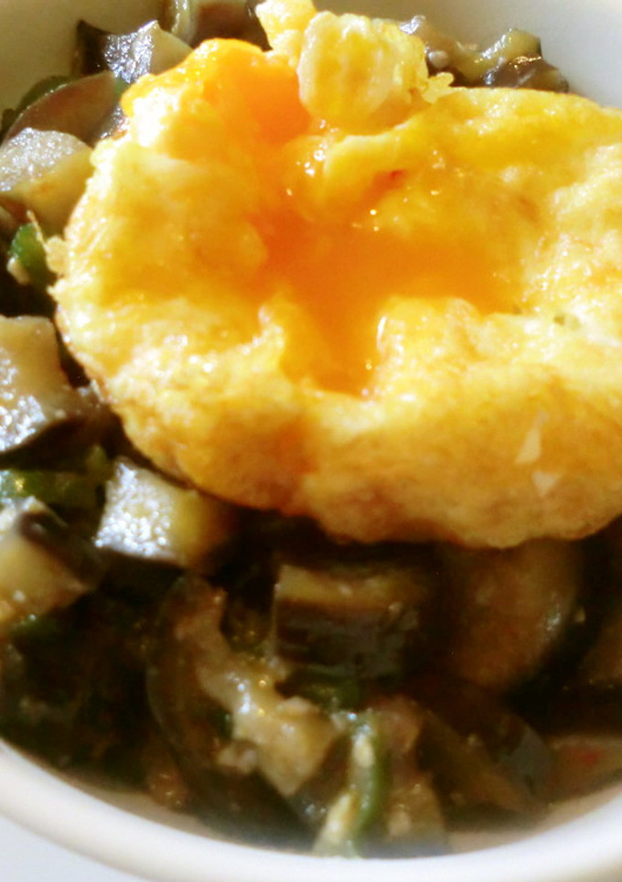 なす味噌炒めの・とろとろ揚げ卵丼-レシピのメイン写真