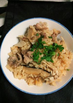 超簡単！干し椎茸とシメジと豚肉の炊き込み-レシピのメイン写真
