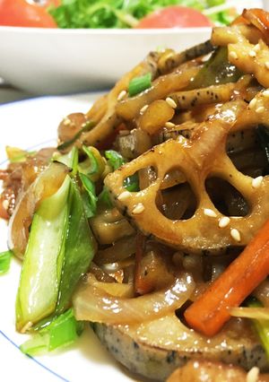 豚肉と蓮根・たっぷり野菜の甘辛炒め-レシピのメイン写真